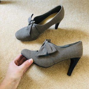Bow Tie Heels